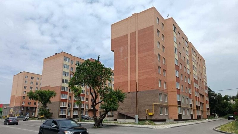 185 человек переселят из аварийного жилья в новый дом в Пятигорске