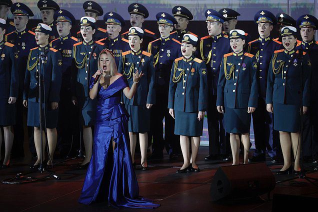 Торжественный концерт российских артистов в честь 80-летия освобождения Кореи
