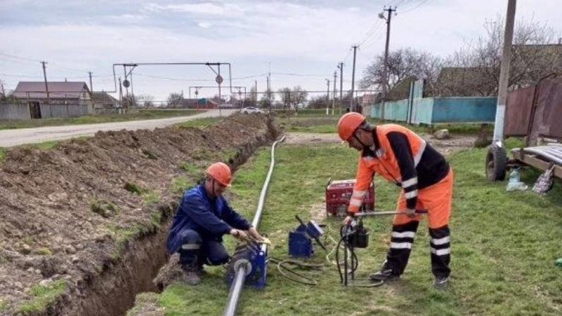 Асбестовые трубы водопровода заменили в селе на востоке Ставрополья