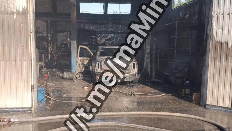Автомобиль загорелся в автосервисе Невинномысска