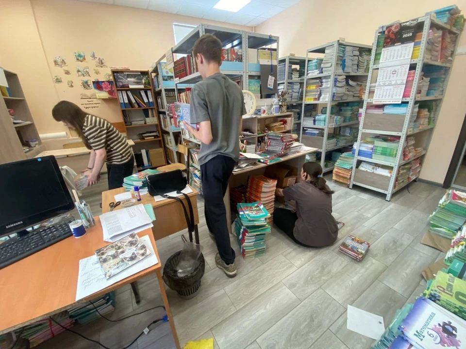 Более 250 школьников работают в августе в ремонтных бригадах Ставрополя0
