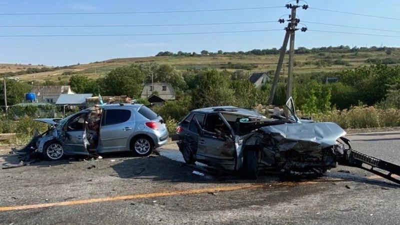 Два человека пострадали в столкновении двух авто в Шпаковском округе