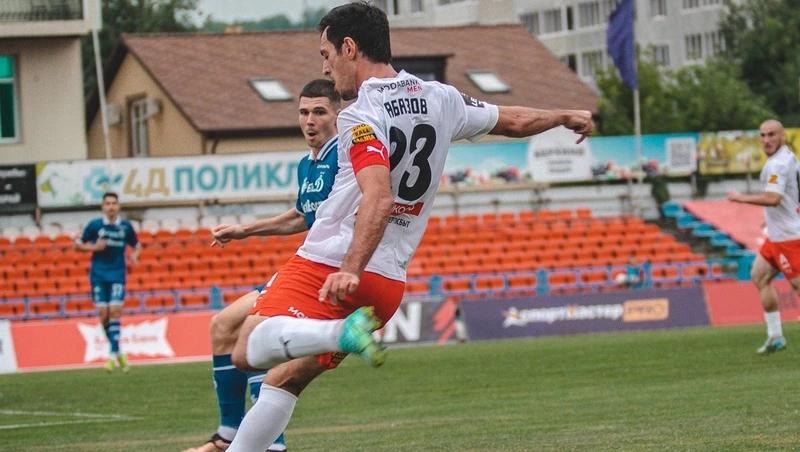Футболисты «Машука-КМВ» в Пятигорске одолели гостей из Астрахани