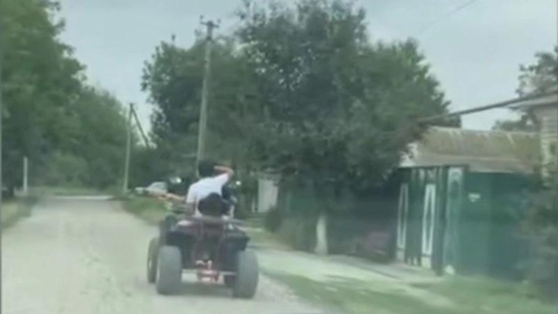Инспекторы забрали квадроцикл у подростка, разъезжавшего по селу на Ставрополье