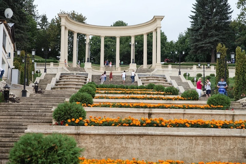 Каскадную лестницу помыли и привели в порядок в Кисловодске0