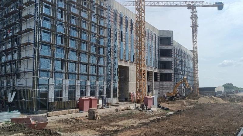 Крышу начали строить на будущем культурно-образовательном комплексе в Ставрополе