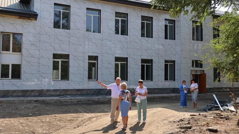 Николай Великдань проверил готовность школ Ипатовского округа к 1 сентября