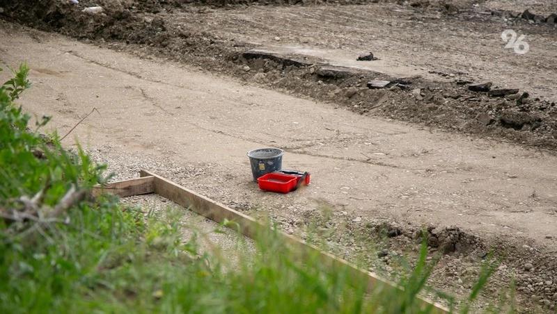 Парковку и остановку общественного транспорта оборудуют у больницы Светлограда
