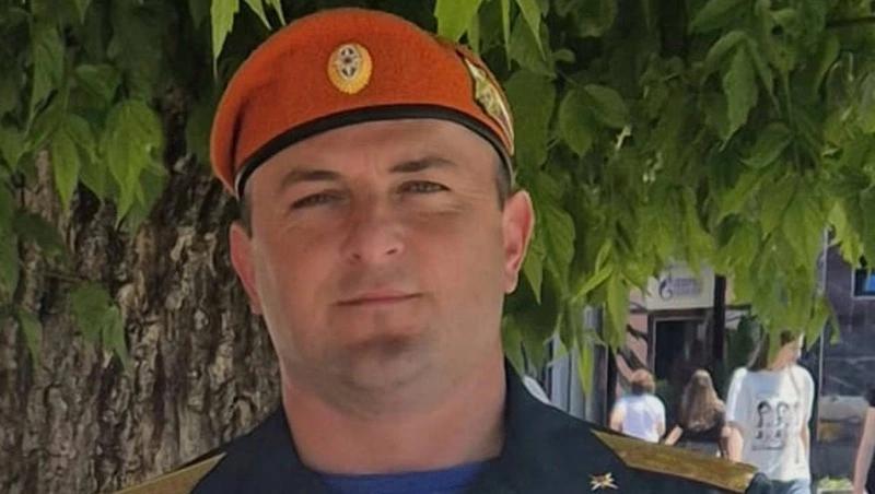 Сотрудник МЧС во Владикавказе помог девушке, спасавшей свою собаку от чужого пса