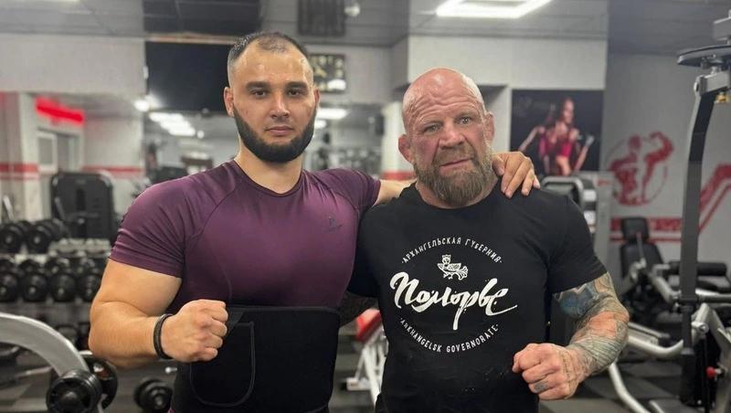 Спортсмен Джефф Монсон провёл тренировку в Минводах