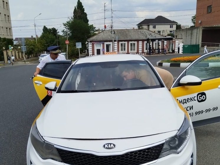 В июле в Ставрополе провели 13 проверок общественного транспорта и такси