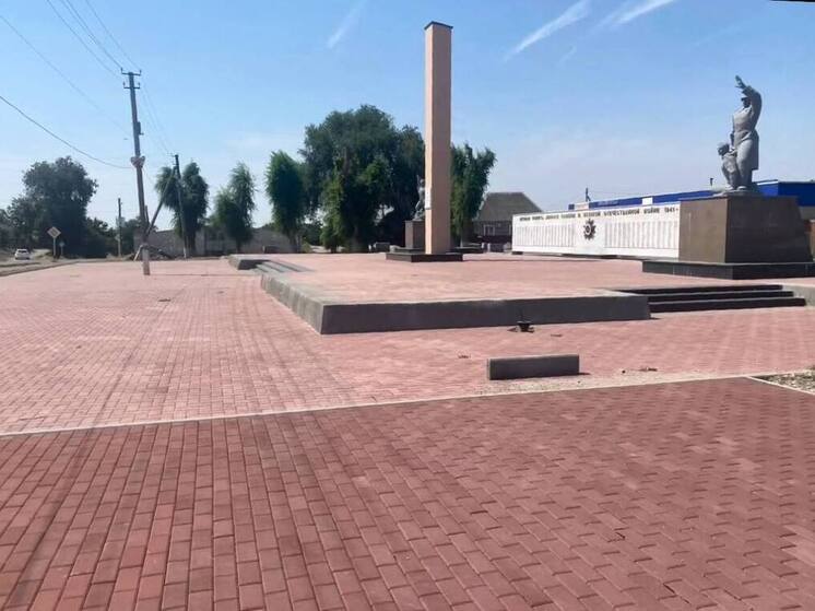 В Кировском округе Ставропольского края благоустраивают территорию памятника героям Гражданской и Великой Отечественной войн