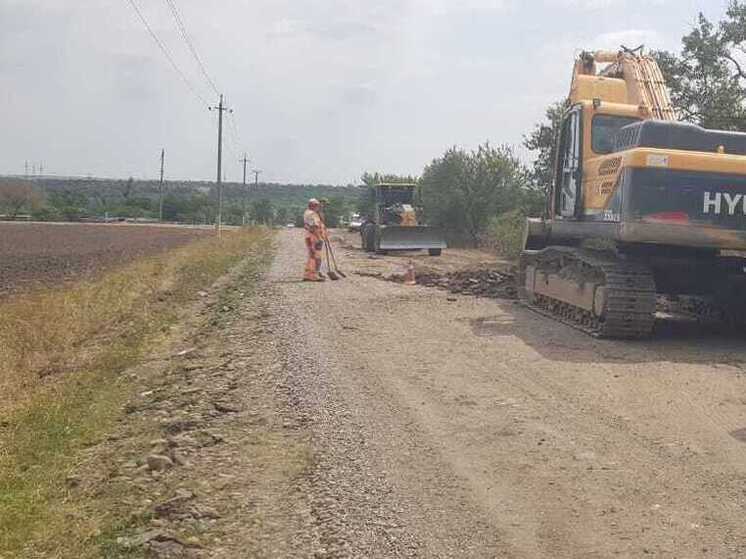 В Новоалександровском округе отремонтируют ещё три дорожных участка