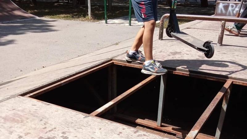 В станице Ессентукской за вознаграждение ищут вандалов, сломавших скейт-парк