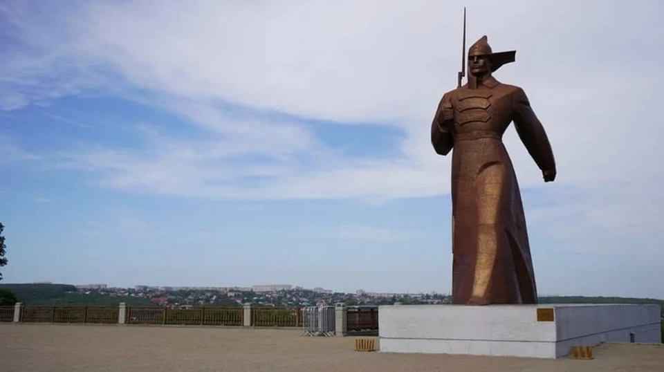 Губернатор Владимиров поздравил ставропольцев с Днем края и Днем города0