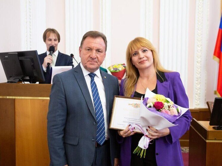 Иван Ульянченко вручил награды работникам культуры Ставрополя