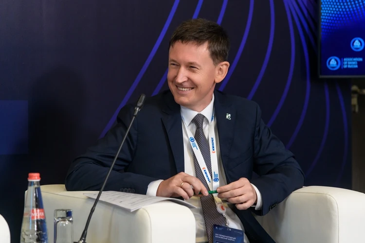 Южно-российский банк представил свой опыт работы с клиентами на международном банковском форуме1