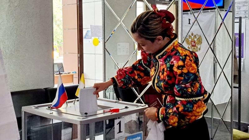 Казачий ансамбль «Вольна Воля» проголосовал на выборах в Минводах