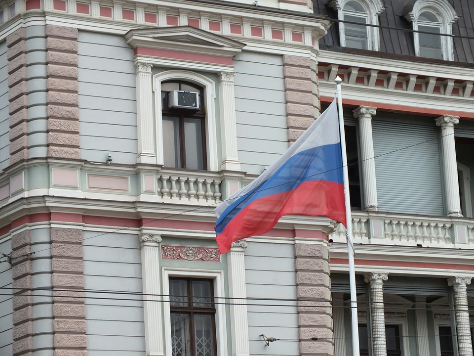 Машина протаранила ворота консульства РФ в Сиднее0