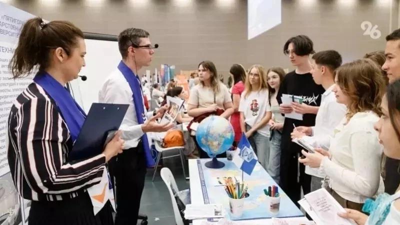 Молодые таланты Ставрополья представят край в финале конкурса «Знание.Лектор»