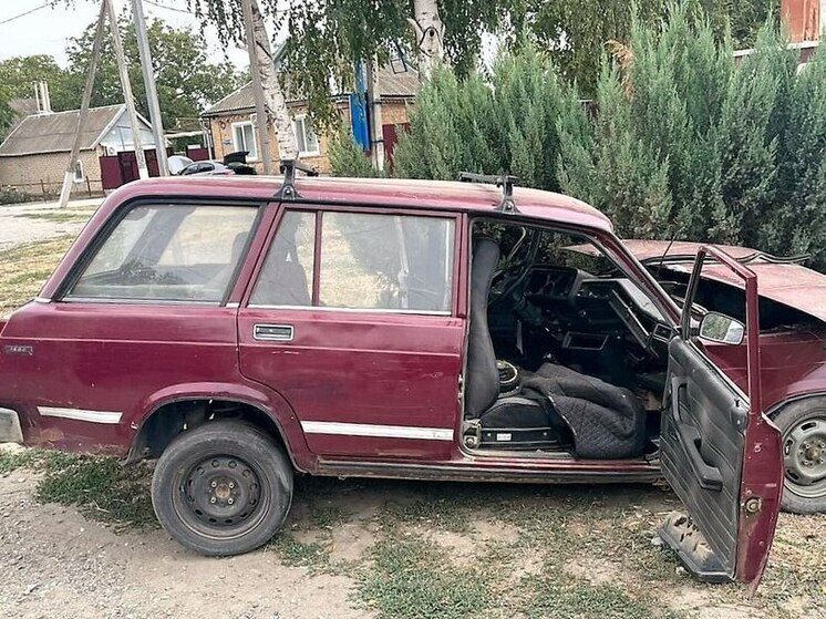 На Ставрополье две легковушки не поделили дорогу, пострадали оба водителя