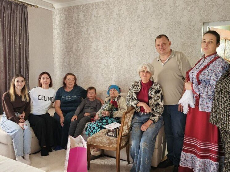 На Ставрополье труженице тыла передали поздравление с юбилеем от Президента страны