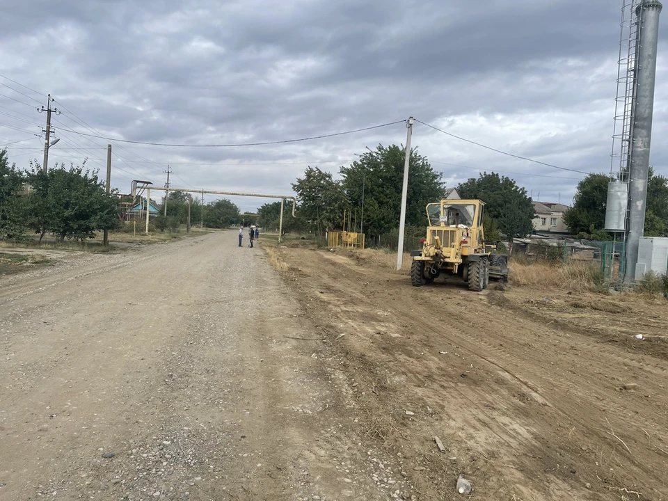 На Ставрополье в Зеленокумске начали ремонт социально значимой дороги0