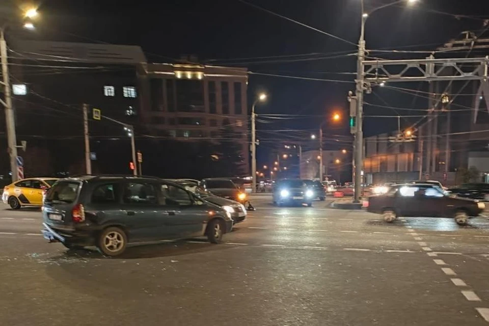 Несовершеннолетний пострадал в тройной аварии в Ставрополе0