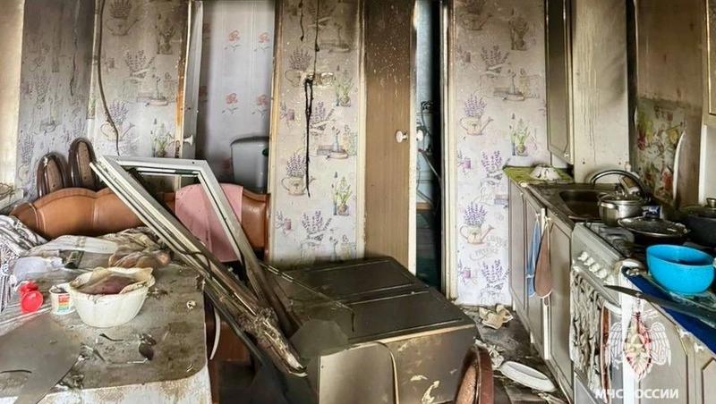 Пенсионерка оказалась запертой в горящем доме на Ставрополье