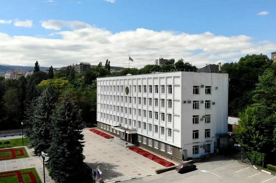 Первый на Ставрополье штраф за оклеенный рекламой фасад выписали в Кисловодске0