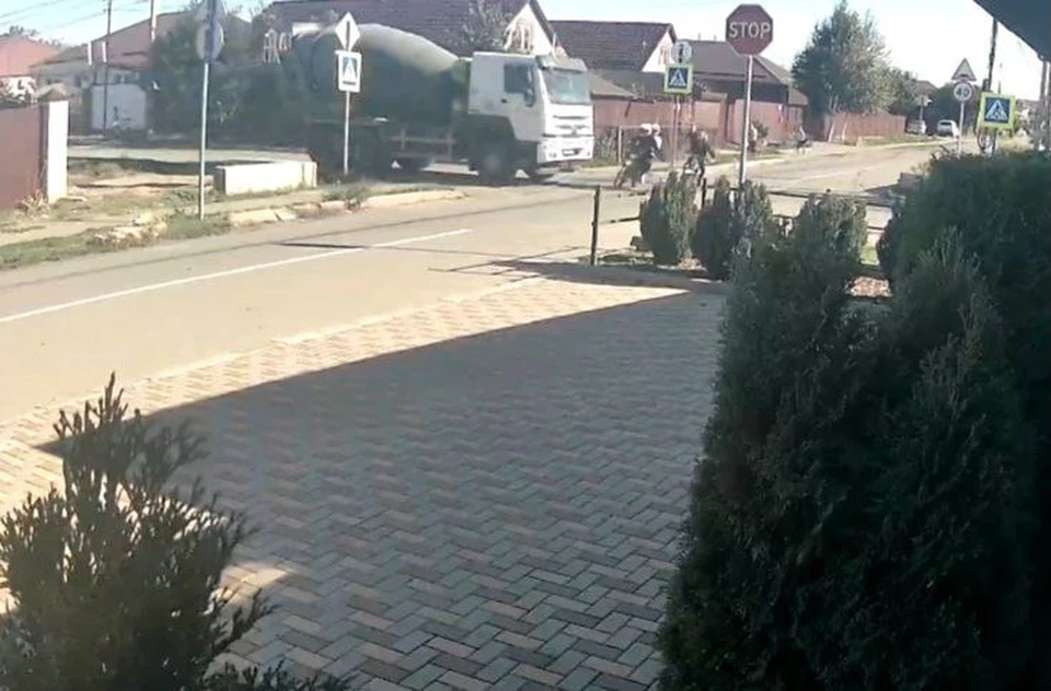 После аварии с бетономешалкой на Ставрополье скончался подросток0