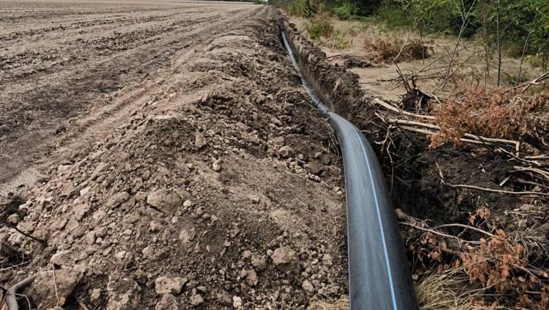 Трёхкилометровый участок водовода меняют в посёлке на Ставрополье