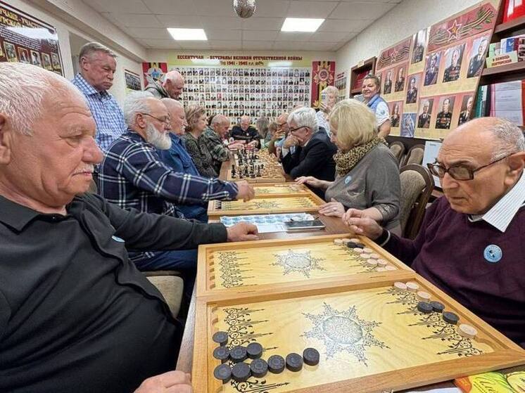 В Ессентуках ветераны соревнуются в шахматах и шашках в честь 80-летия Победы