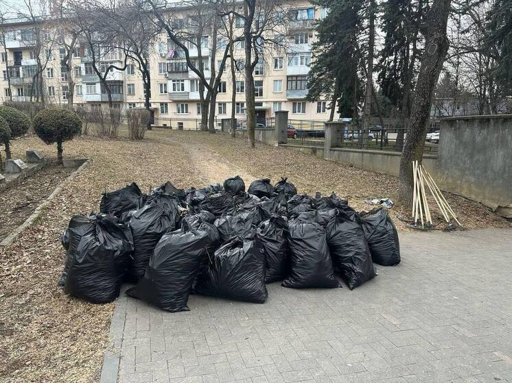 В КЧР более 23,5 тысяч человек приняли участие в общереспубликанском субботнике