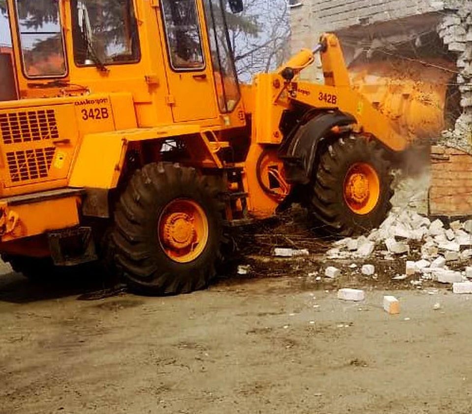 В Ставрополе после 22 штрафа снесли незаконное здание0