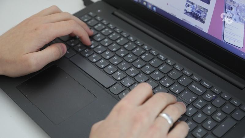 Чаще всего ставропольцы продают с доставкой одежду, а приобретают запчасти