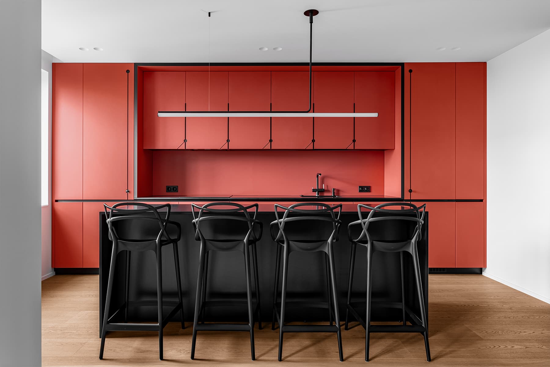 Color-blocking и игра геометрических фигур в ярком интерьере — проект Михаила Курносова