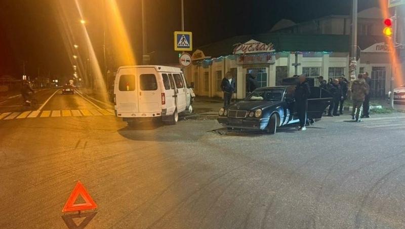 Два человека пострадали в ДТП с «ГАЗелью» и иномаркой на Ставрополье