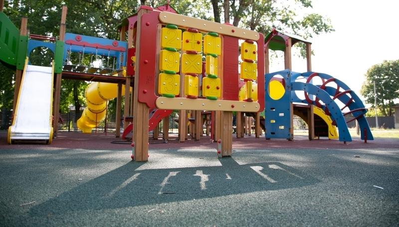 Две детские игровые зоны создали в Ипатове по краевой программе