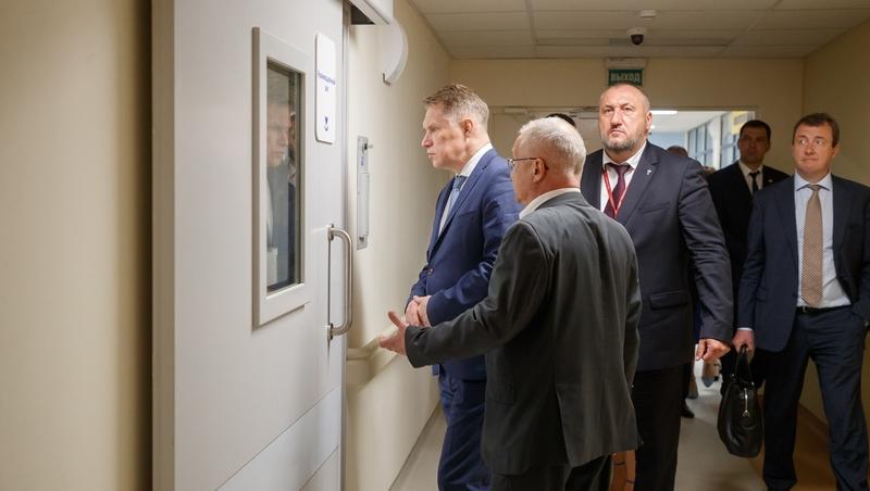 Глава Минздрава России осмотрел почти готовый корпус больницы в Кисловодске