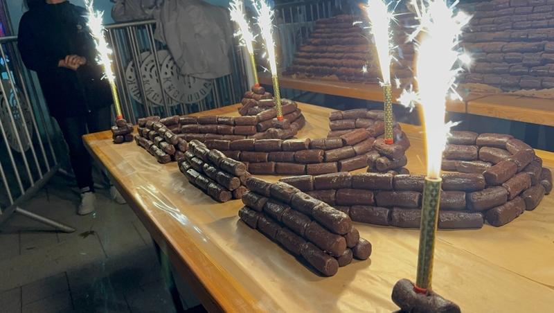 На День города в Кисловодске приготовили 222 кг пирожного «картошка»