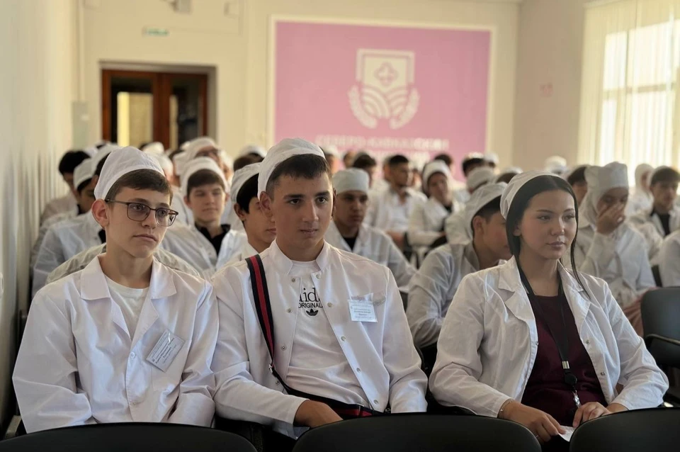 На Ставрополье участник СВО провел семинар по цифровой безопасности для медиков0