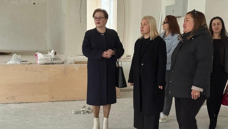 Партдесант проверил ремонт школы №14 и бассейна в школе №30 в Пятигорске