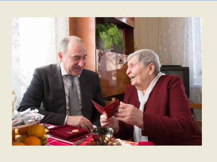 Рашид Темрезов предложил создать видеопоздравление для учителей КЧР