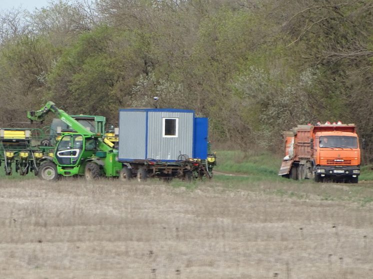Ставропольские аграрии утилизируют 17 тонн тары из-под пестицидов