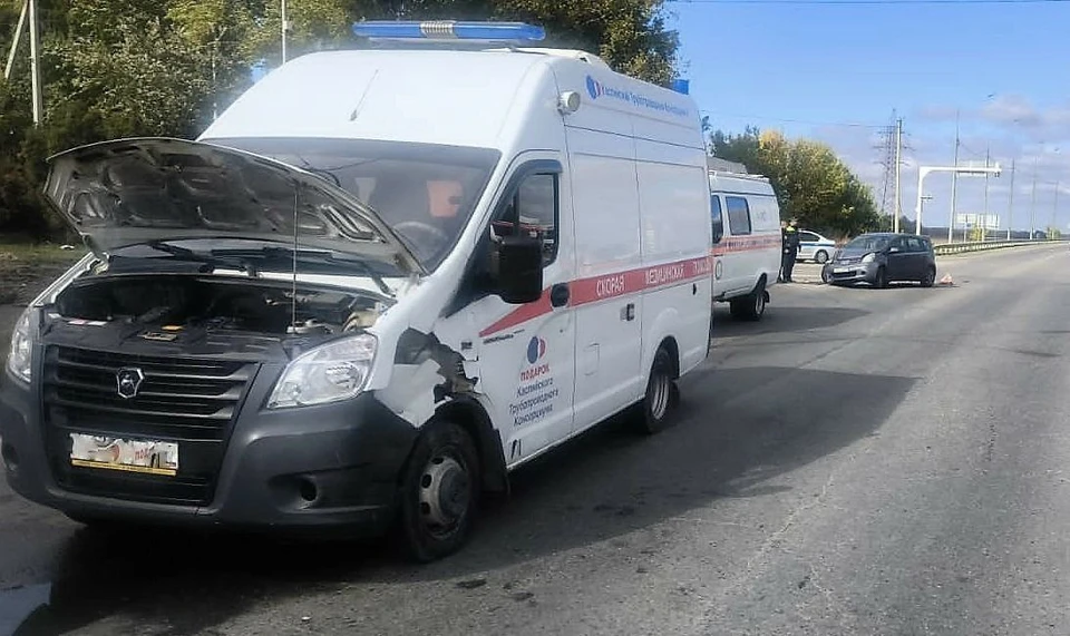 В ДТП в Ставрополе скорая помощь столкнулась с легковушкой0