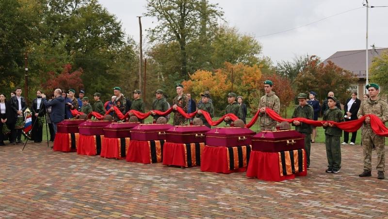 В Курском округе перезахоронили останки красноармейцев, погибших в годы войны