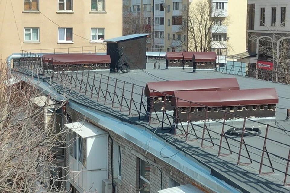 В Пятигорске завершили капремонт мягкой крыши многоквартирного дома0