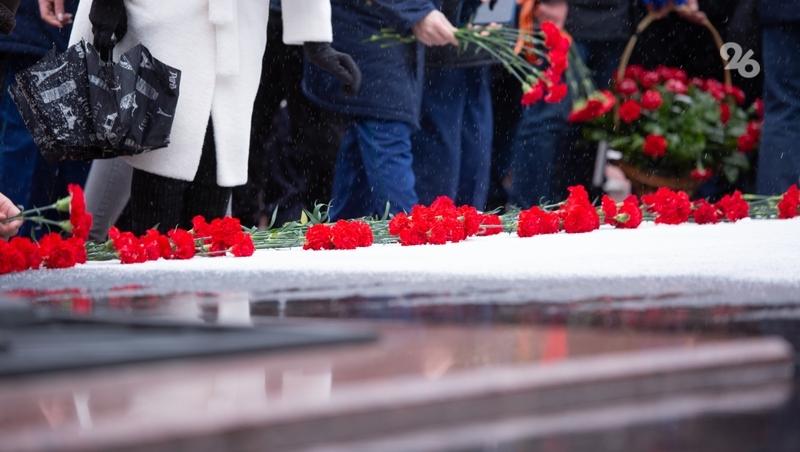 В посёлке Будённовского округа закончили реконструкцию братской могилы
