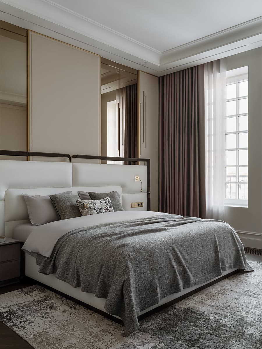 Карамельные тона в респектабельном интерьере семейной квартиры — проект студии Nashe Interiors